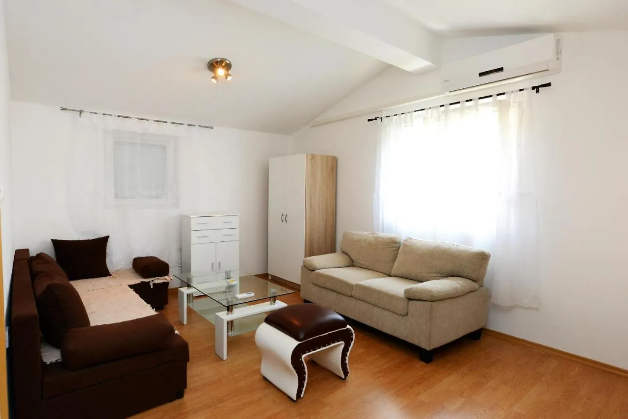 Claudio Apartments Porec 0*,